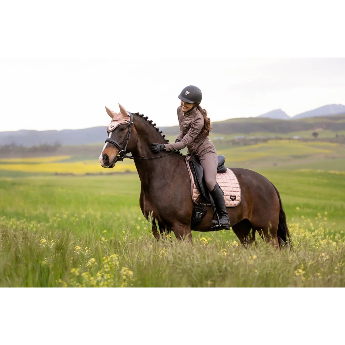 LeMieux Loire Rosé & Truffle Collection Classic Dressage Square 6 LeMieux Loire Rosé & Truffle Collection Classic Dressage Square - Image 4